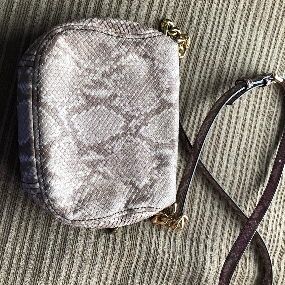 🚨Michael Korr 🚨Cross body bag - Picture 2 of 2